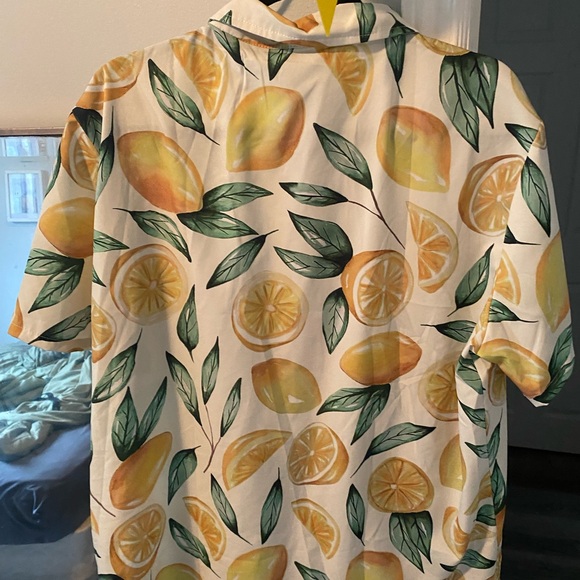 Large lemon, print short sleeve button up - Picture 2 of 2